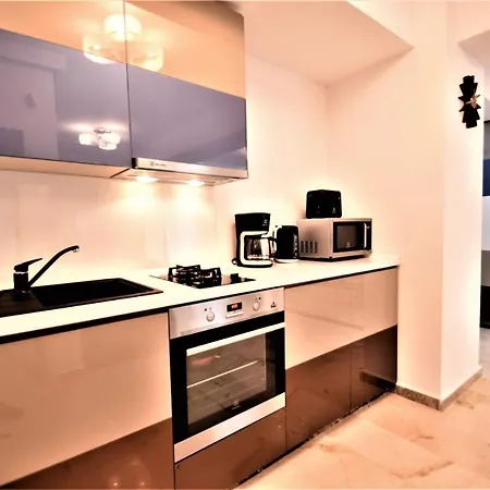 Sara In Luxury Sophia 3 דירה *