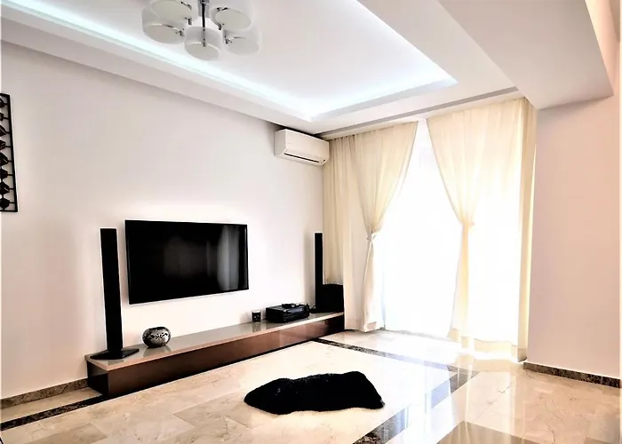 Sara In Luxury Sophia 3 Mamaia